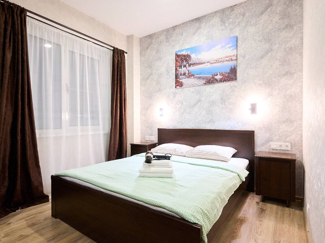 Двухместный номер с большой двуспальной кроватью СТАНДАРТ ПЛЮС